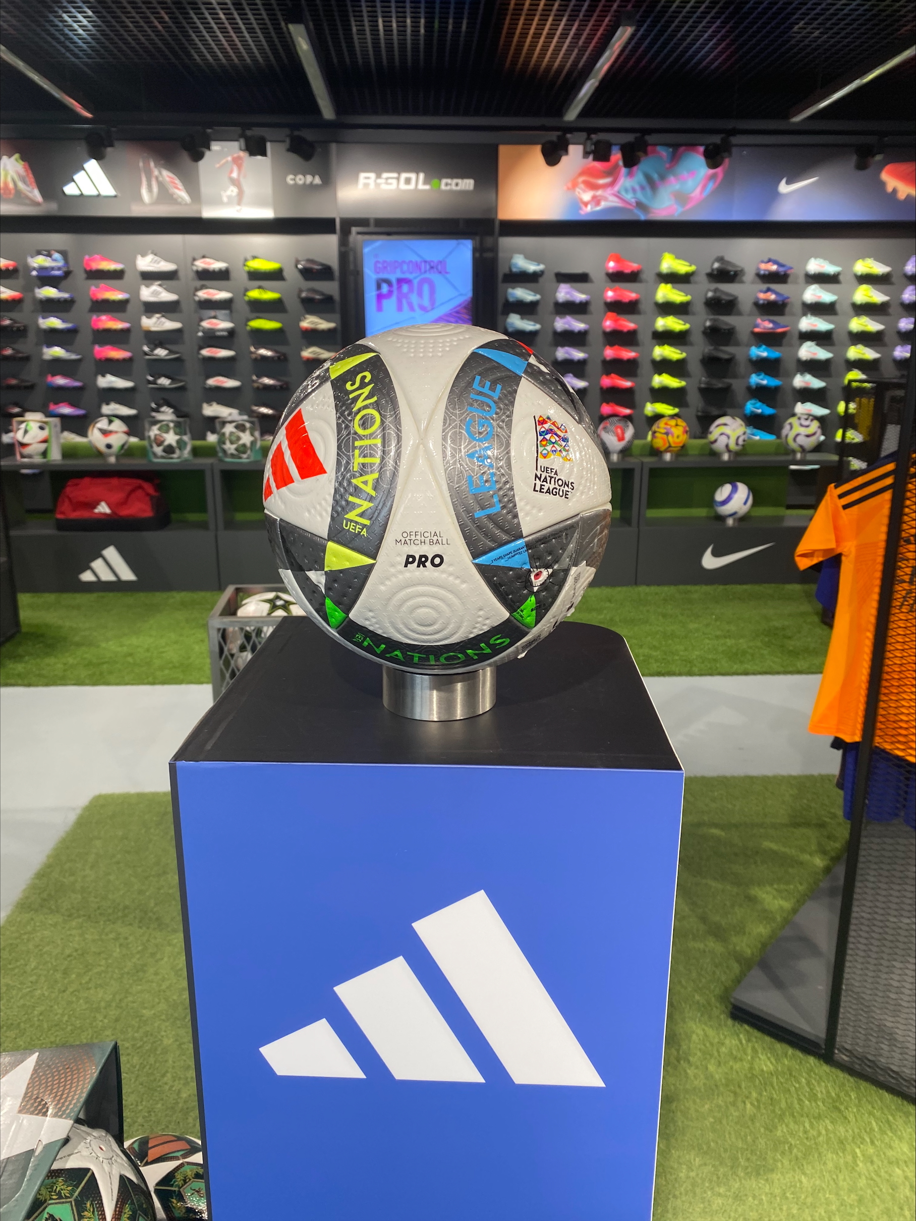 Piłka adidas UEFA Nations League - oficjalną piłką sezonu Wiosna 2025